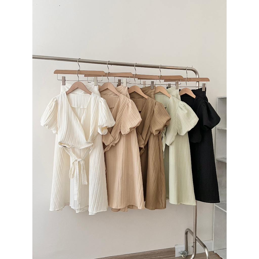 Set áo cổ V buộc nơ lưng kèm chân váy dài, set áo tay bồng kèm chân váy