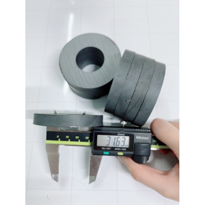 Nam châm đen Ferrite có lỗ nhiều kích thước