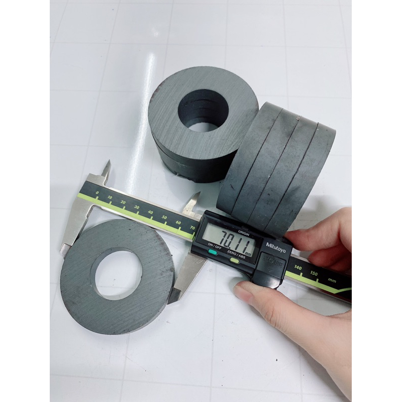 Nam châm đen Ferrite có lỗ nhiều kích thước