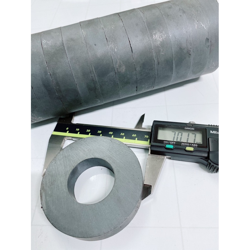 Nam châm đen Ferrite có lỗ nhiều kích thước