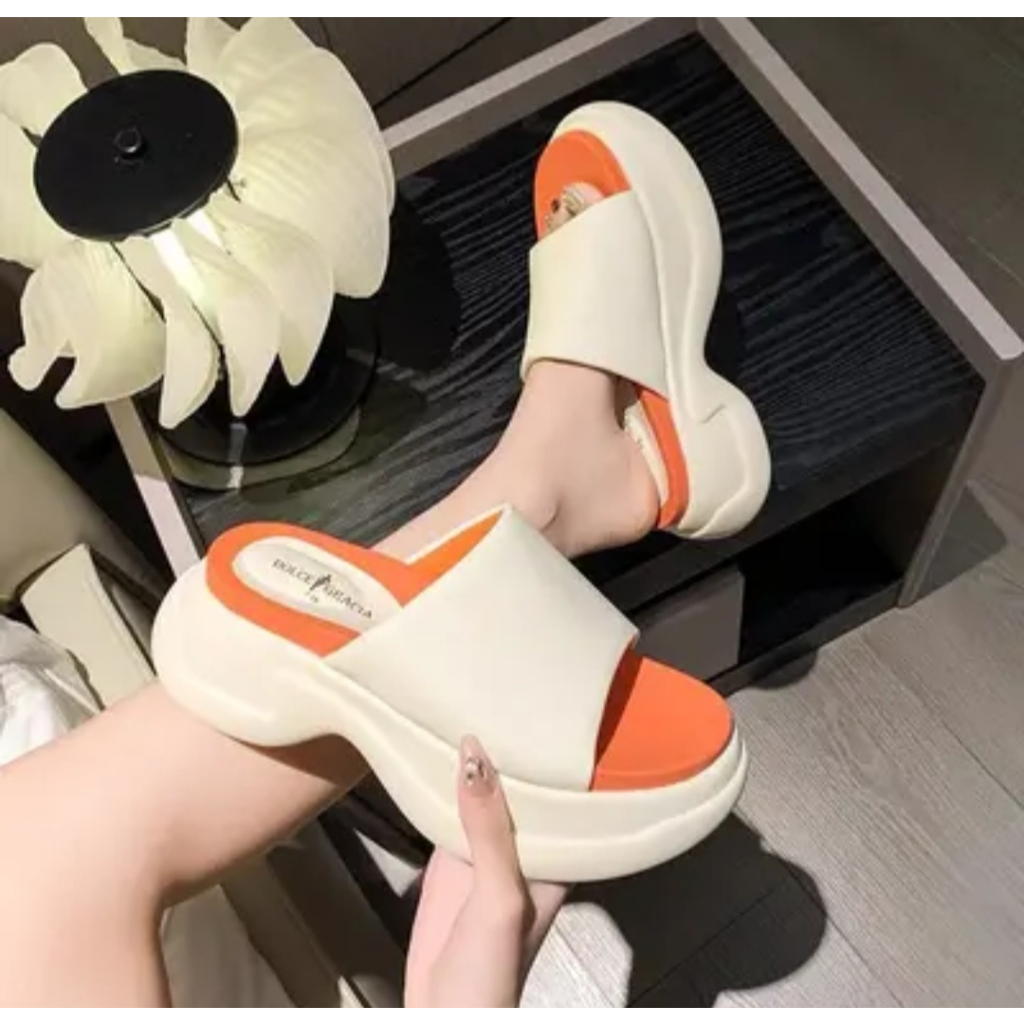 Dép bánh mì phối màu