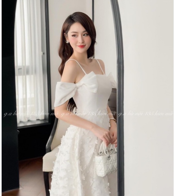 ĐẦM MIDI REN BỨM XOÈ RỚT VAI GAID000319