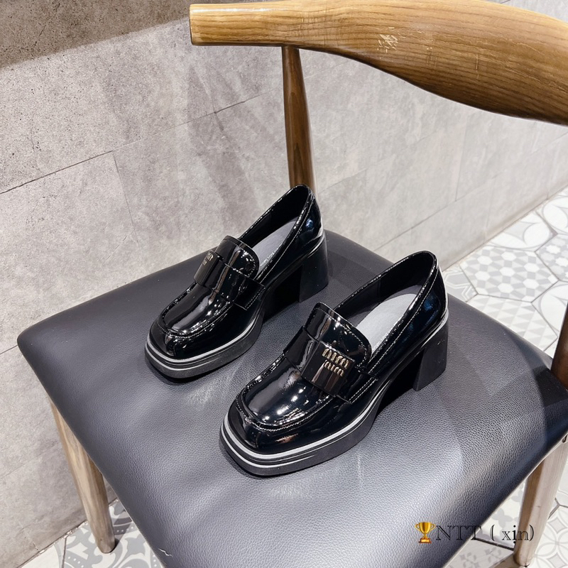 Giày đế đúc 8cm da mềm tag miumiu. Hàng quảng châu cao cấp