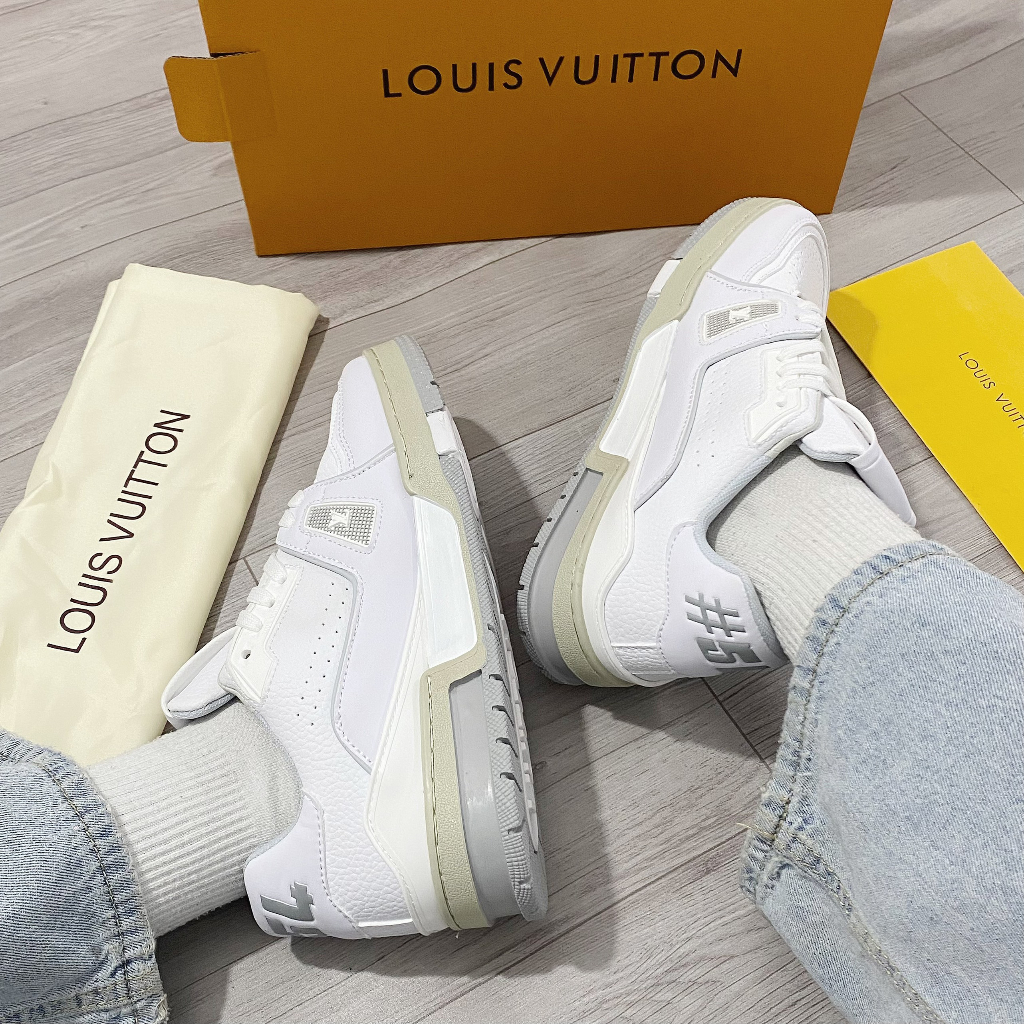Giày Thể Thao LV 54 Trainer Da Thật Trắng Xám Họa Tiết Phản Quang Sianature White Đế Vàng Nâu