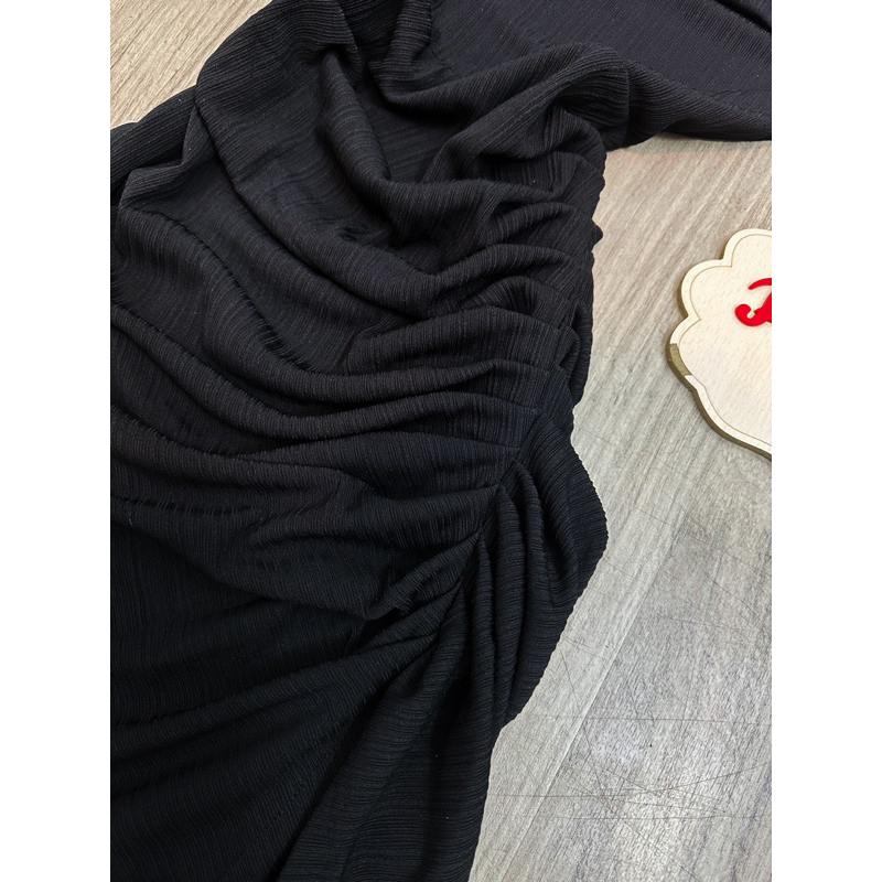 Body lệch vai nhún xẻ tà