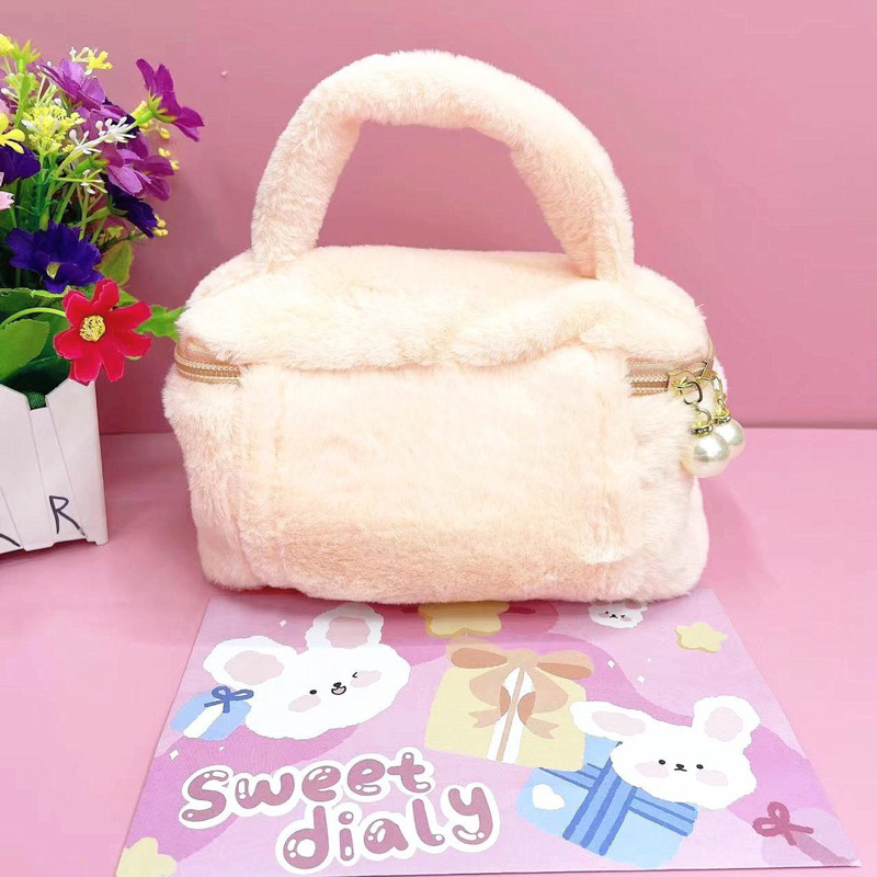 Túi đựng bút/ Mỹ phẩm quai xách lông mịn Gấu dâu, Kuromi, Meloddy