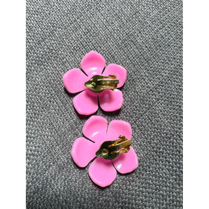 Bông tai hoa nhựa, dạng kẹp