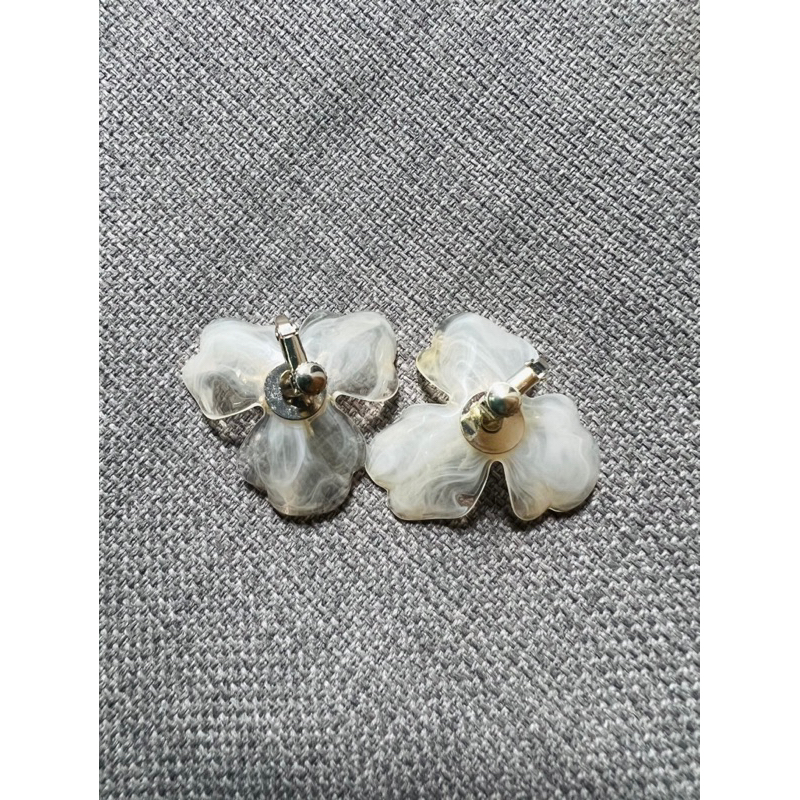 Bông tai hoa nhựa, dạng kẹp