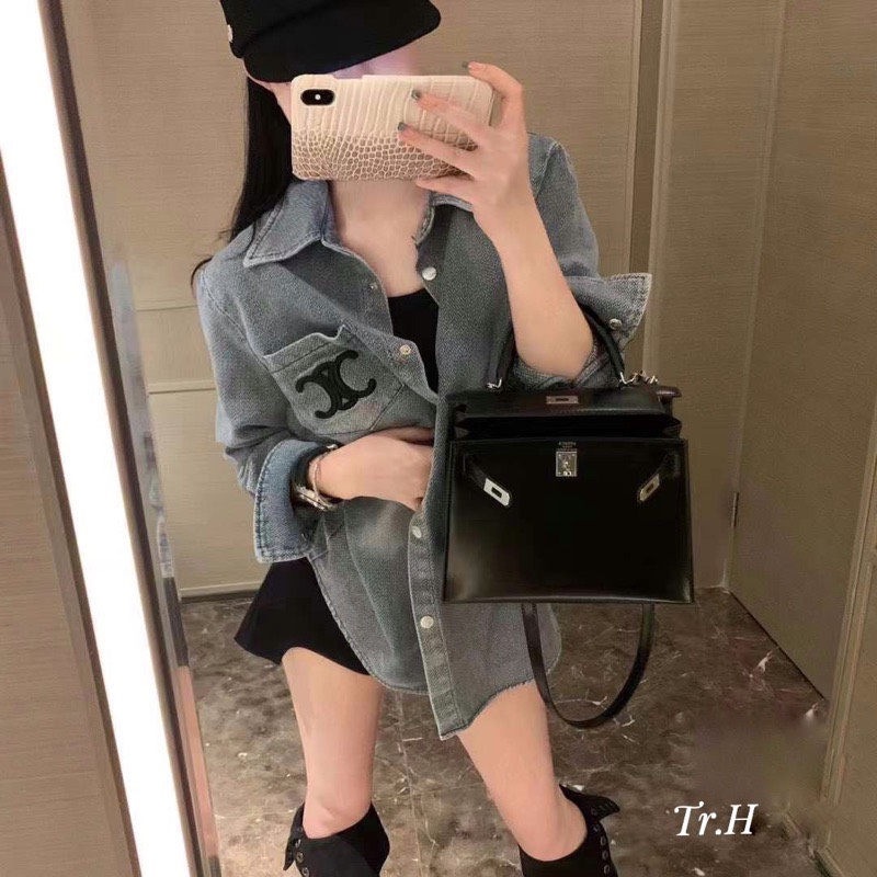 Áo sơ mi nữ jean tay dài thêu logo túi | A&JEAN STORE