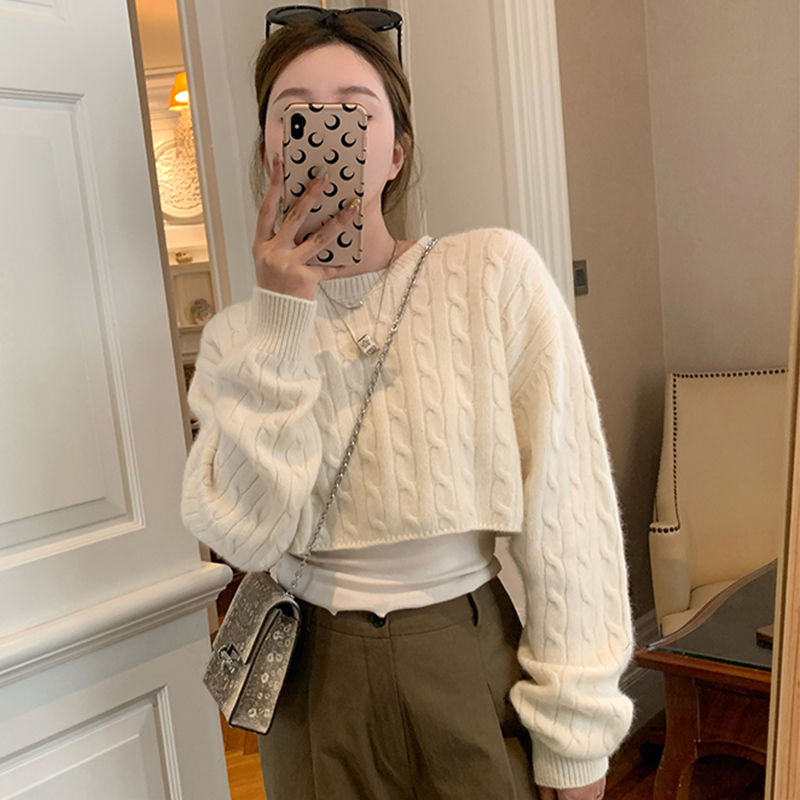 Áo len cổ tròn vặn thừng dáng lửng RIOTINA | BigBuy360 - bigbuy360.vn