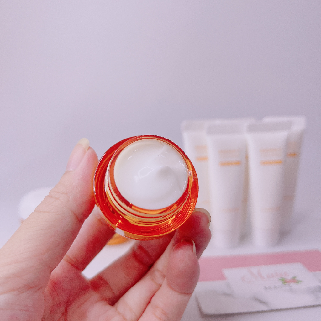 Kem dưỡng và kem chống nắng làm trắng da LANEIGE Radian-C