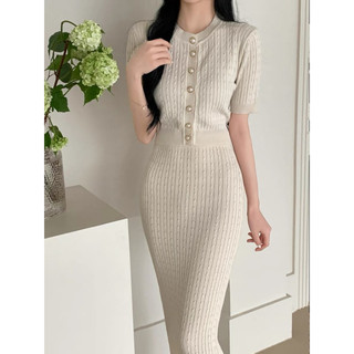 Set áo chân váy len đính cúc - set đồ len
