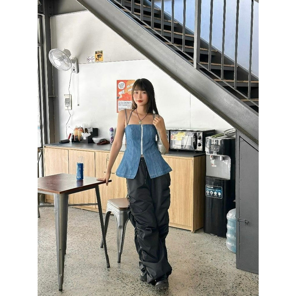 Áo 2 dây thiết kế xẻ tà có dây kéo ngực chất liệu denim Gemboutique - Doll Top