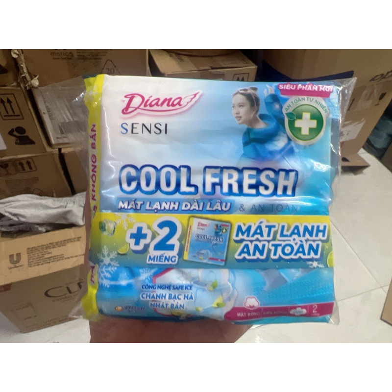 Băng vệ sinh hàng ngày Diana Sensi cool frseh gói 20 miếng