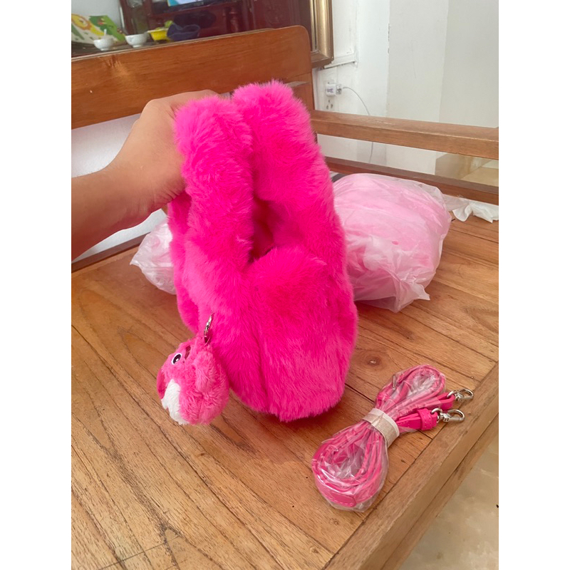 Túi Lông Đeo Chéo Disney Gấu Dâu Siêu Xinh