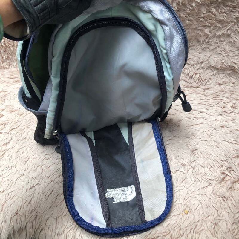 Balo chuẩn si.Hàng qua sử dụng. Khách vui lòng xem hình nếu muốn biết thêm thông tin sản phẩm mời khách vô chat. Thanks.