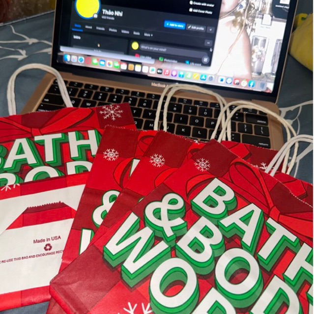 Túi giấy Bath & Body Works kích thước 20x20, 25x25