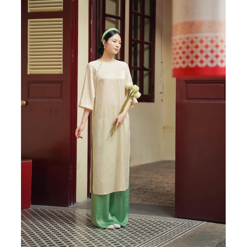 Áo Dài Cách Tân Dáng Xuông Chất Gấm Tơ đính nút