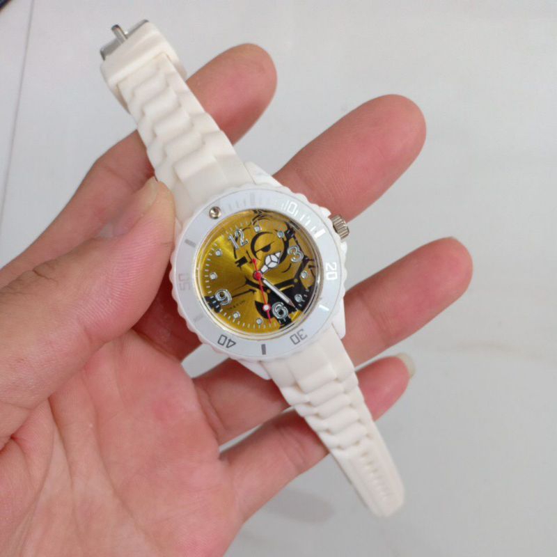 Đồng hồ si nữ dây cao su hiệu NO BRAND màu trắng độ mới cao 93%