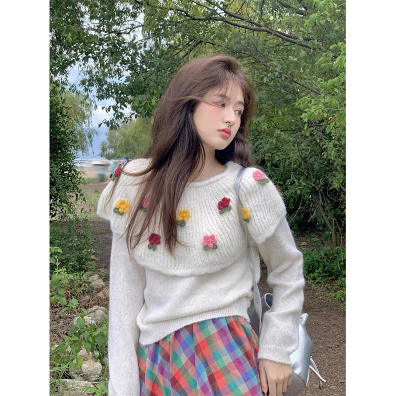 Áo Len Trơn Đính Hoa