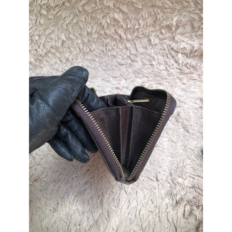 Túi ví chuẩn si. Túi ví qua sử dụng. Khách vui lòng xem hình nếu muốn biết thêm thông tin sản phẩm mời khách vô chat nhé