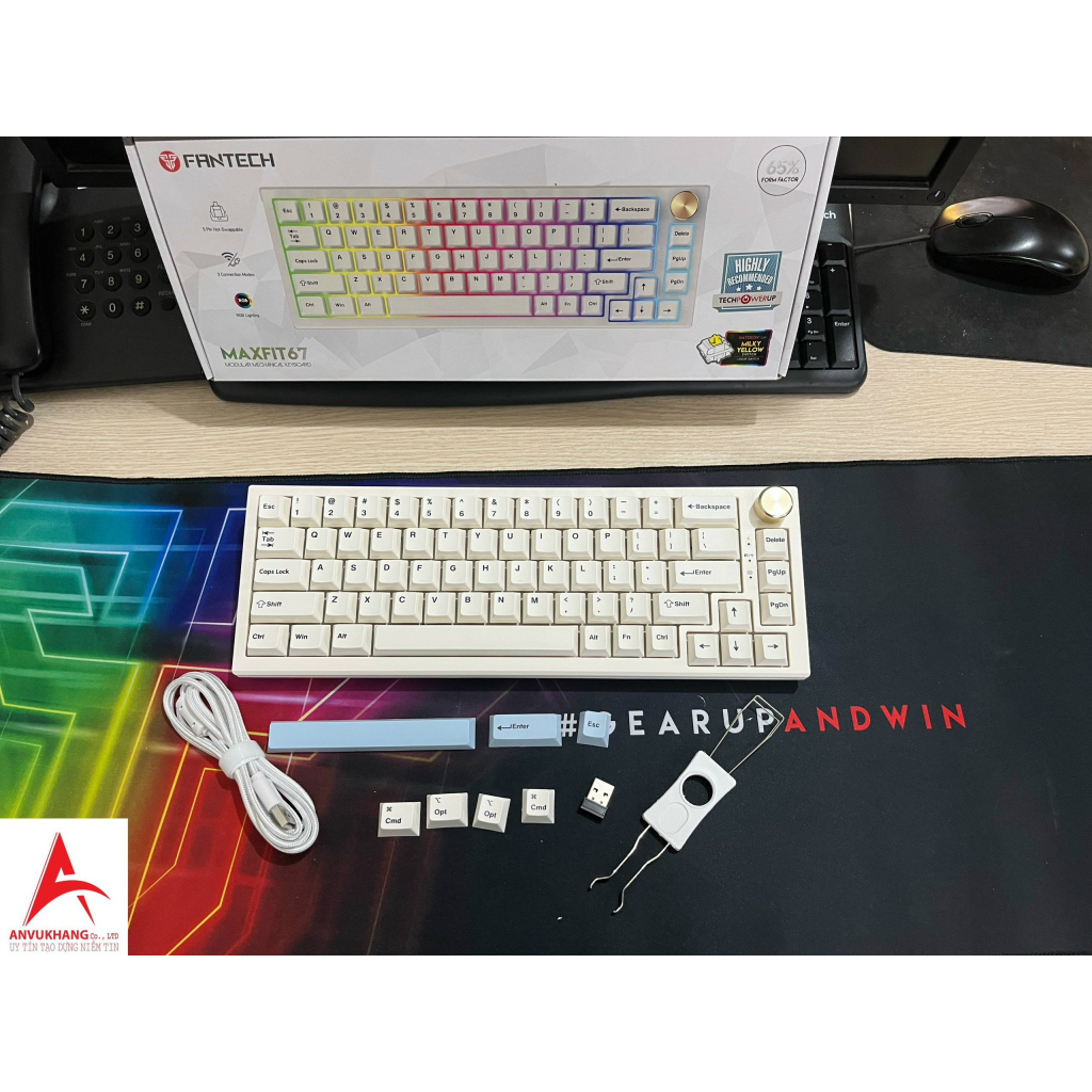 Bàn phím cơ Fantech Maxfit 67 MK858