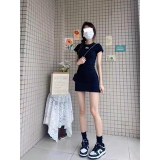 Váy đôi 1ESS<3 𝐋𝐎𝐕𝐄 𝐅𝐎𝐑𝐄𝐕𝐄𝐑 𝐒𝐄𝐓 dáng body ôm eo 2 màu đen và tiêu xám