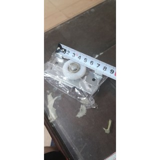 Bánh xe trượt ray cửa lùa