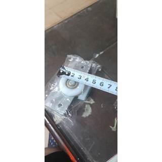 Bánh xe trượt ray cửa lùa