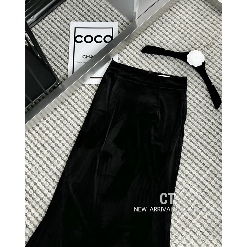 Chân váy nhung the đẹp lắm luôn