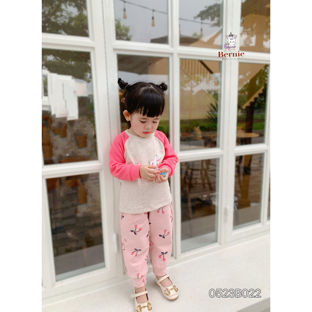 Bộ thu đông bé gái hình thỏ dễ thương 0523B022 Bernie - Bộ dài tay bé gái thun tổ ong cho bé từ 9-23kg