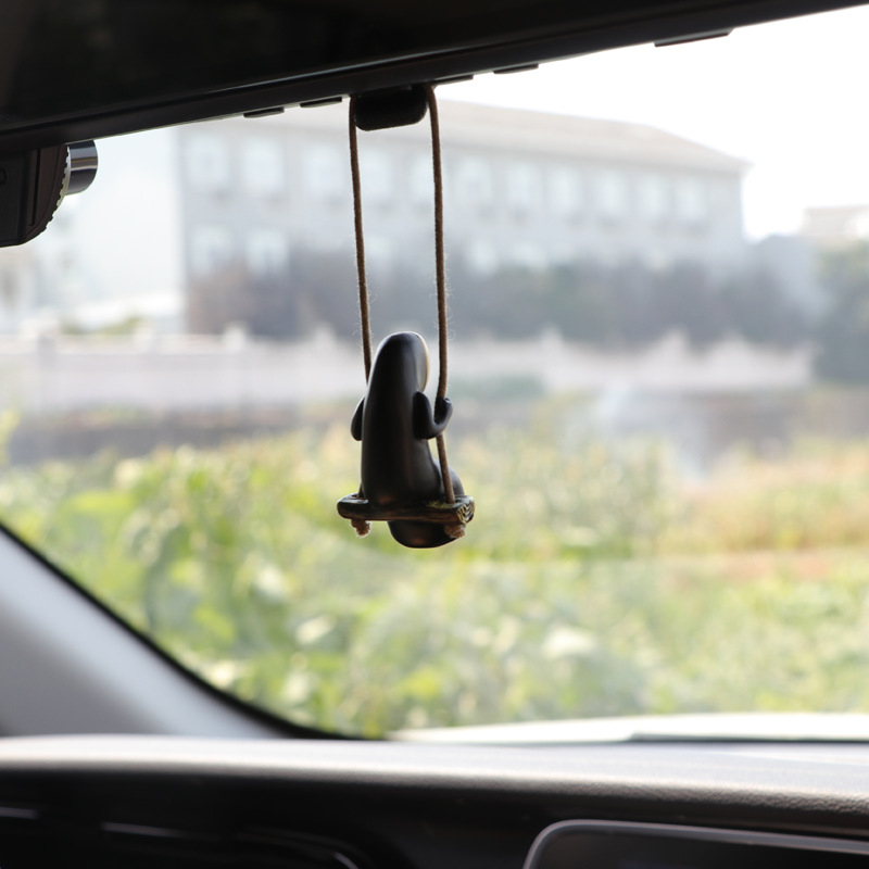 Mô hình Vô Diện ngồi xích đu thích hợp treo trang trí gương xe hơi, tiểu cảnh, móc chìa khóa, DIY