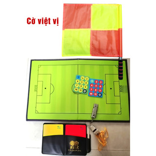 Thẻ trọng tài và còi trọng tài bóng đá