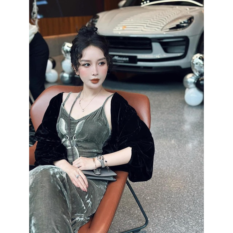 Choàng nhung sang chảnh về bảng màu mới