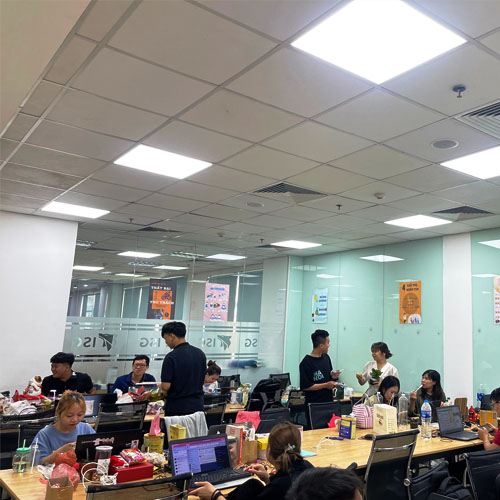 Combo 8 loa âm trần + 1 Amply chia 5 vùng dành cho spa - nhà hàng - salon tóc - cafe - biệt thự - phòng họp