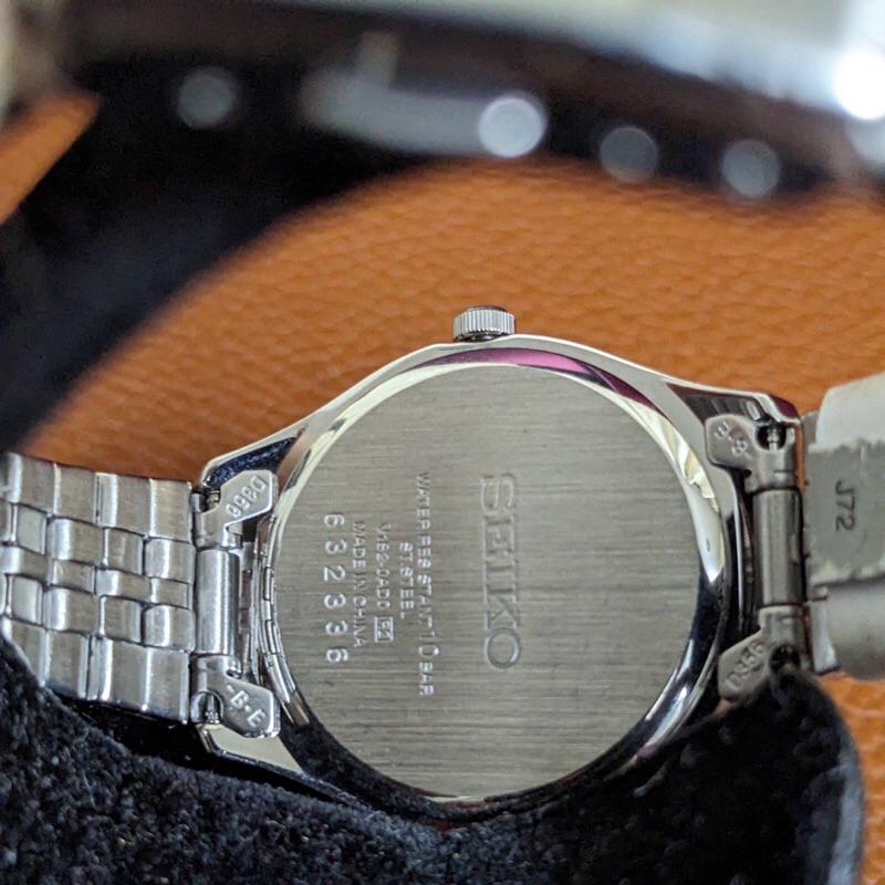 Đồng hồ nữ thương hiệu Seiko solar Nhật Bản.