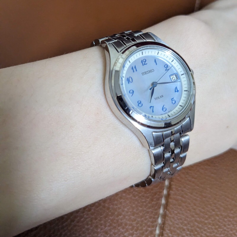 Đồng hồ nữ thương hiệu Seiko solar Nhật Bản.