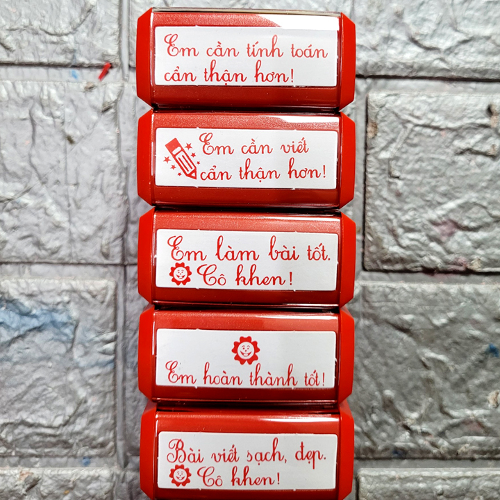 Khắc con dấu Cô khen em