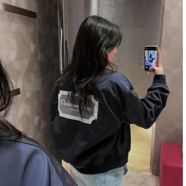 Áo Khoác Gió Di.o hàng siêu nét bản thêu mới nhất 2023.