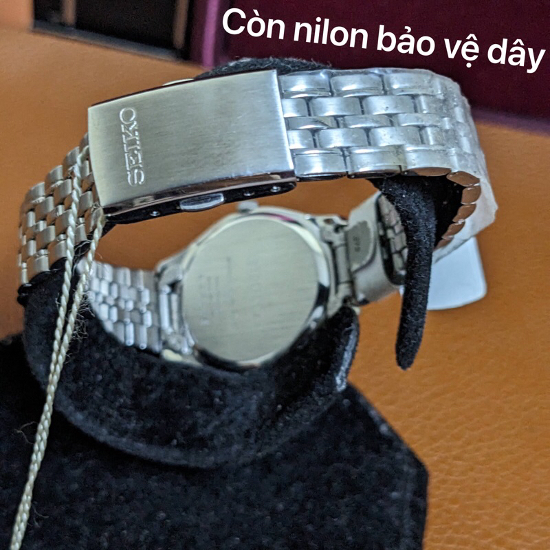 Đồng hồ nữ thương hiệu Seiko solar Nhật Bản.