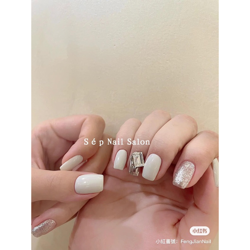 Sơn gel trắng sữa mã mới