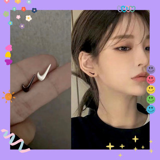 Bông tai Unisex tone đen /bạc Nike 🖤cá tính