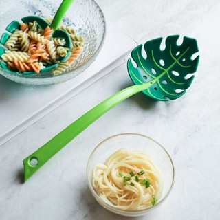 Muôi thủng múc canh, ăn lẩu hình cái lá