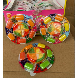 Một vỉ kẹo dẻo hamburger và kẹo gum