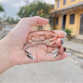Vòng Tay Cuff v1 khắc tên theo yêu cầu cặp đôi unisex Titanium [Bảo hành 5 năm]