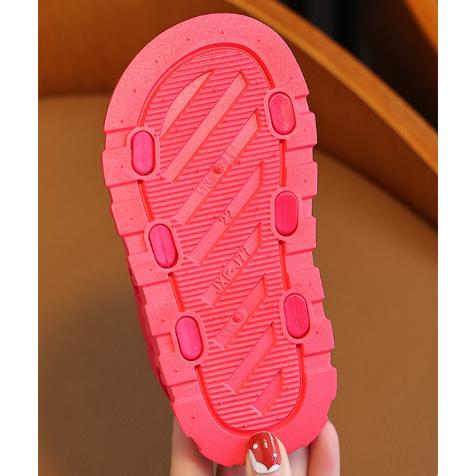 SanDal Hình Gấu Bé Trai Bé Gái Dễ Thương Đế Caosu Chông Trơn Trượt  mềm êm chân: size 21 đến 30 Fom RỘng