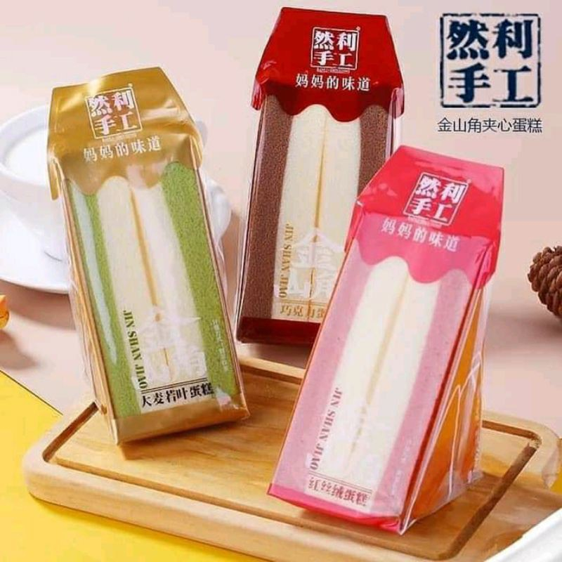 Bánh Bông Lan Tam Giác Nhiên Lợi vị Trà Xanh