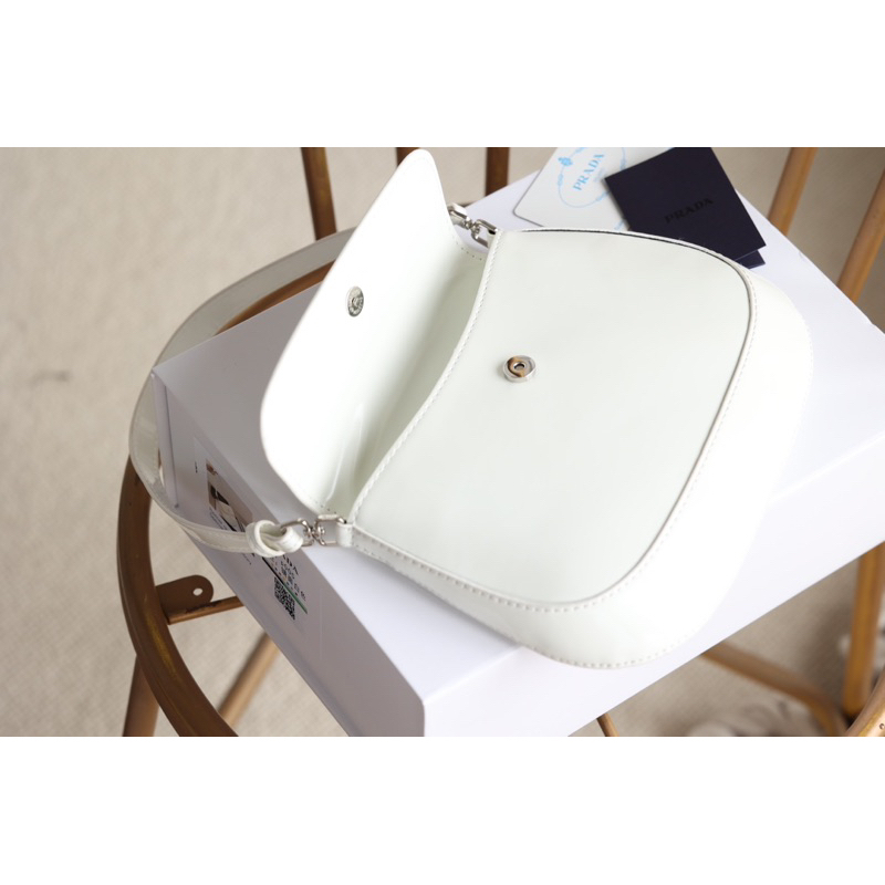 Túi kẹp nách Prada Cleo size 23cm chất da bóng fullbox