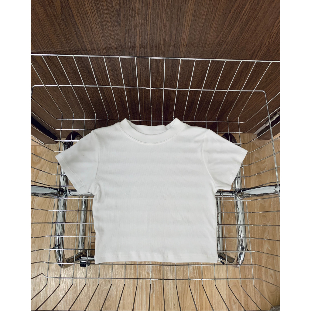 Áo thun Croptop trơn basic fit dáng chất Thun Gân co giãn 4 chiều, mêm mịn thoáng mát. Chinh Trần Store