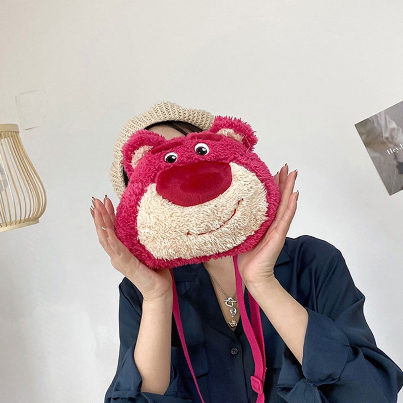 Túi đeo chéo hình đầu gấu dâu chất lông gấu bông mềm mịn cực kì cute cho mọi lứa tuổi